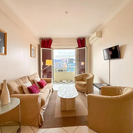 - Croisette - Direct Facing Palais Des Festivales - Id709 Square9 * Cannes