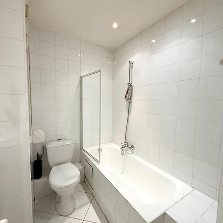 Appartement - Croisette - Direct Facing Palais Des Festivales - Id709 Square9 *
