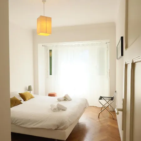 - Croisette - Direct Facing Palais Des Festivales - Id709 Square9 Cannes